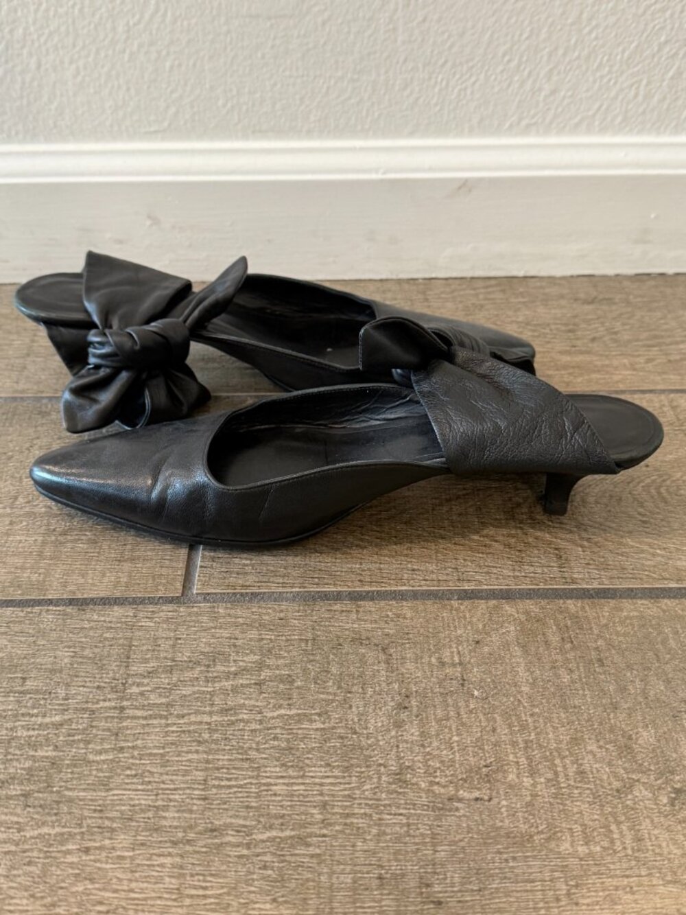 The Row Black Leather Bow Kitten Heel Mule Size 39 - Picture 4 of 7